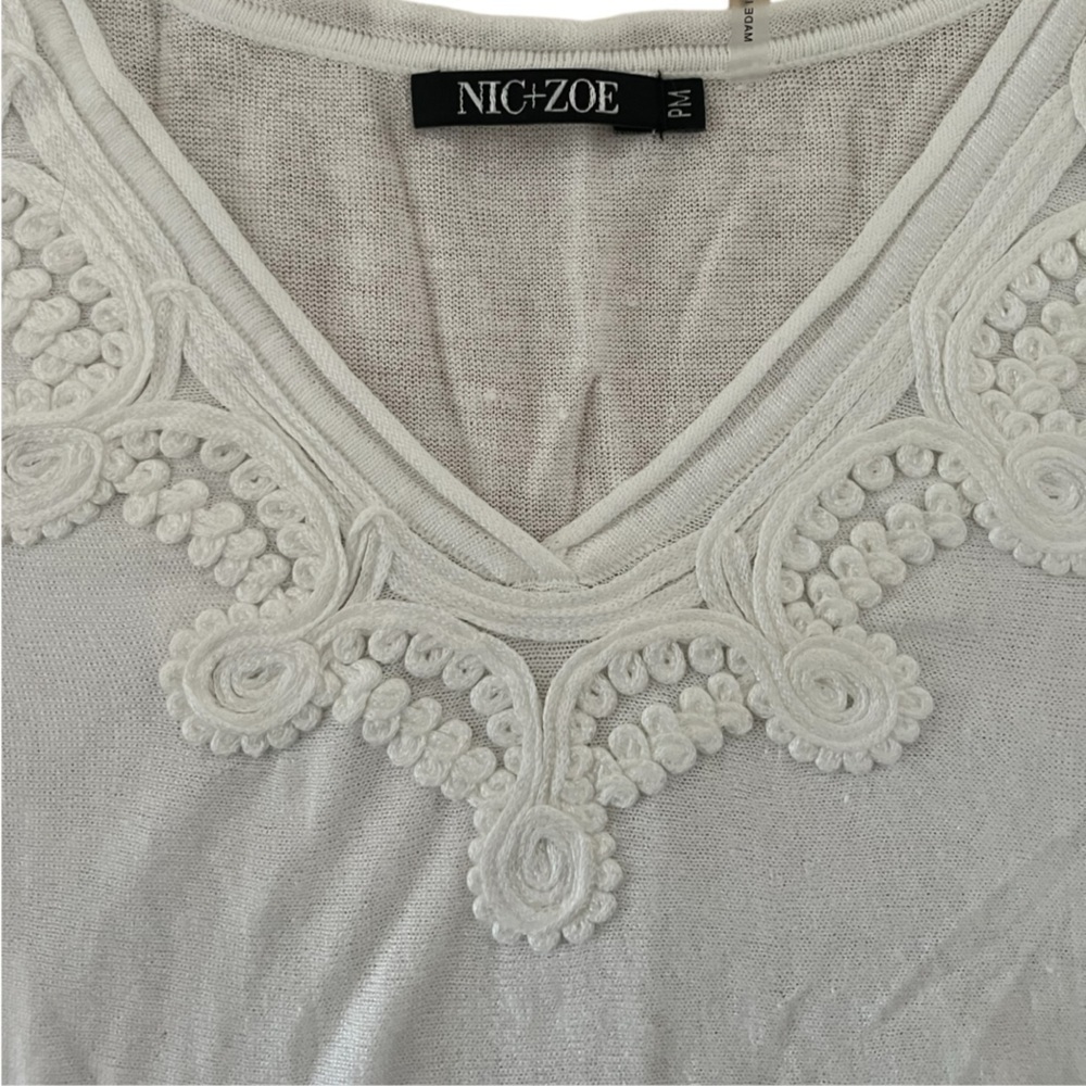 NIC + ZOE Wisteria Linen Blend Embroidered V-Neck Sweater 3/4 Sleeve White | PM - Picture 5 of 10